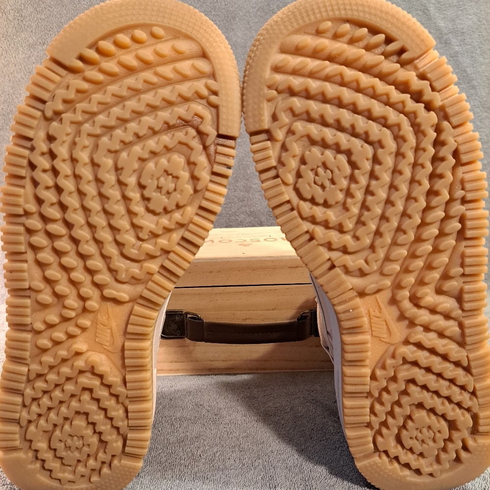 Nike Women's Air Force 1 High Utility 2.0, Size 10.5 - Picture 6 of 12